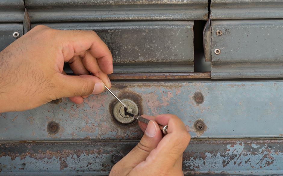 changer serrure porte Neauphle-le-Vieux